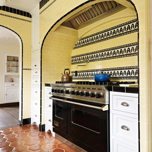 75+ Mediterrane Küchen mit bunten Elektrogeräten Ideen & Bilder