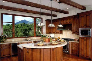 Inspiration for a traditional kitchen in San Francisco.