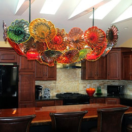 https://www.houzz.com/hznb/photos/custom-kitchen-island-lighting-traditional-kitchen-dc-metro-phvw-vp~84919424
