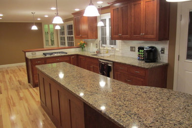Custom Kitchens - Natural & Stained Finishes