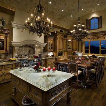 Custom Luxury Kitchens