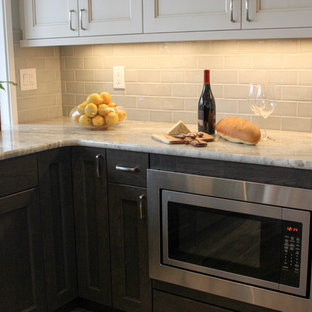 Transitional kitchen appliance - Inspiration for a transitional kitchen remodel in Seattle