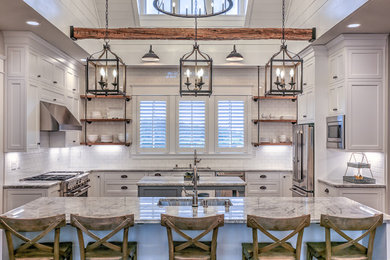 Example of a farmhouse kitchen design in Louisville