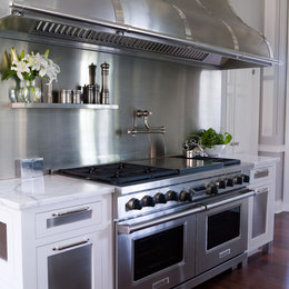 https://www.houzz.com/photos/custom-stainless-hood-traditional-kitchen-new-york-phvw-vp~988294