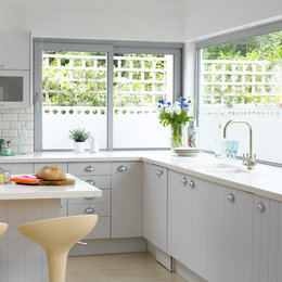 https://www.houzz.com/photos/cut-frost-window-film-design-fb002-transitional-kitchen-buckinghamshire-phvw-vp~41528366