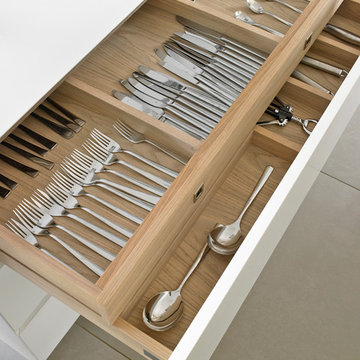 Cutlery and utensil drawer