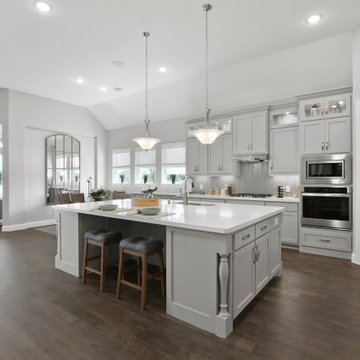 Dallas, Texas | Heath Golf & Yacht Club - Classic Villanova Kitchen