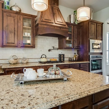 Dallas, Texas | The Estates at Grady Niblo - Classic Stanford Kitchen