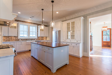 Inspiration for a farmhouse kitchen remodel in Charleston