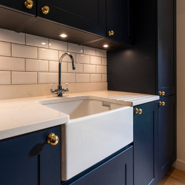 Dark blue kitchens are strikingly fashionable