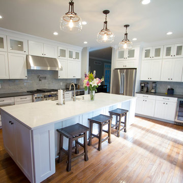 Dark Gray Quartz Perimeter Countertop & Calacatta Vicenza Quartz Island Countert