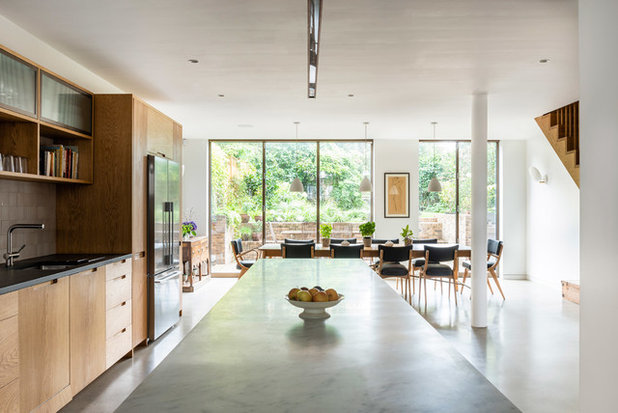 Contemporary Kitchen by Pardon Chambers Architects Ltd