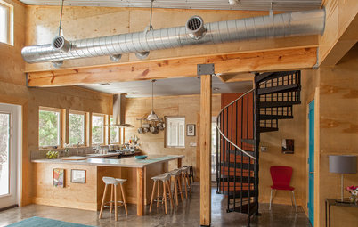 Houzz Tour: A Plywood-Paneled Beach Cottage Stands Out in Florida