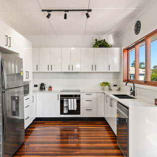 Inspiration for a contemporary kitchen in Brisbane.