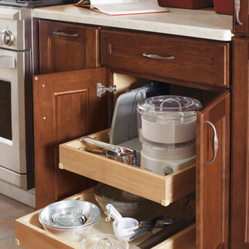 Decorá Cabinets: Base Roll Tray Cabinet