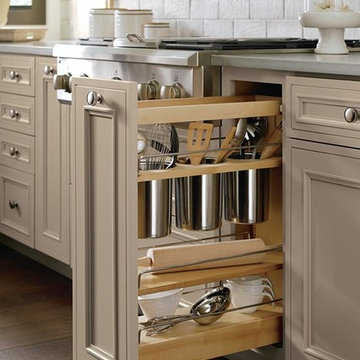 Decorá Cabinets: Base Utensil Pantry Pull-out Cabinet