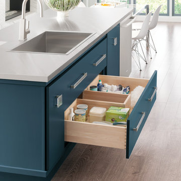 Decorá Cabinets: U-Shaped Kitchen Drawer