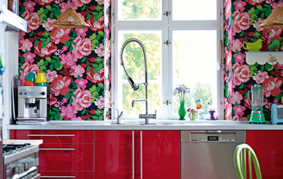 12 Modern Ways With Floral Wallpaper