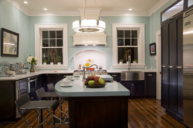 Inspiration for a classic kitchen in Charlotte.
