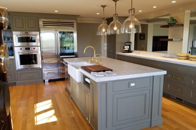 Elegant kitchen photo in Orange County