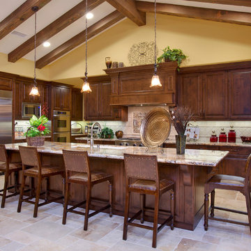 Del Sur - Tuscan Winery Kitchen