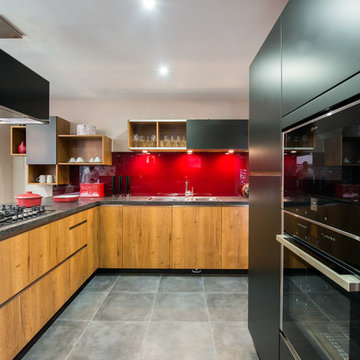 Designer Kitchen Display: Iron Black and Oak finish