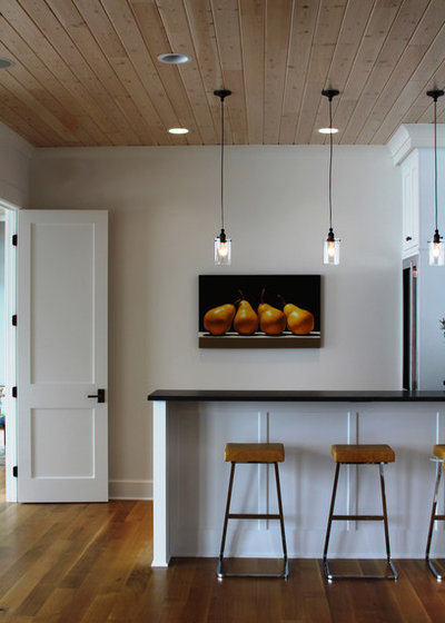 Contemporary Kitchen by Gunkelmans Interior Design