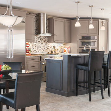 Diamond Cabinets: Traditional Two-Tone Kitchen