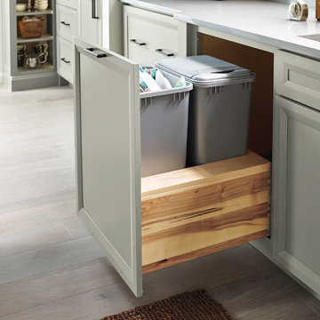 Diamond Cabinets: Trash Can Pull-out Cabinet