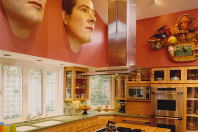 Example of an eclectic kitchen design in Hawaii