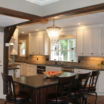 Direct Depot | White Two-Toned Traditional Kitchen