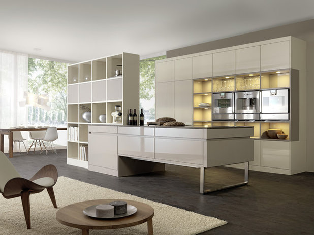 Modern Kitchen by Divine Design Center