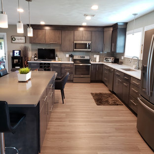 75 Beautiful Kitchen With Gray Cabinets And Glass Tile Backsplash Pictures Ideas June 2021 Houzz