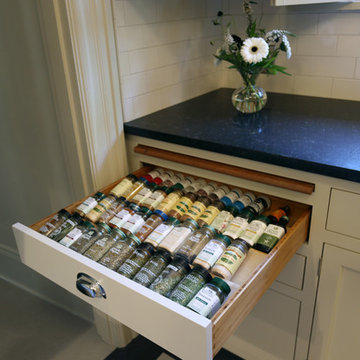 Donna & Bill's Classic Compact Kitchen