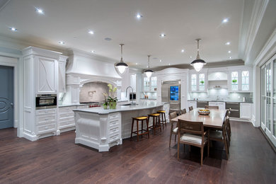 Elegant kitchen photo in Vancouver