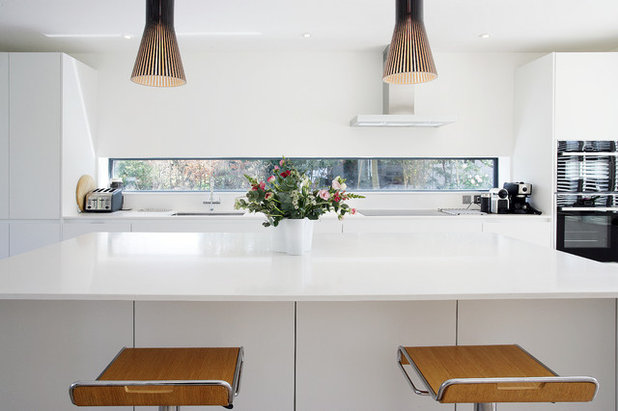 Contemporary Kitchen by Construction