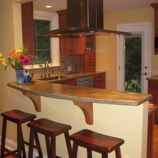 Traditional kitchen designs - Example of a classic kitchen design in Philadelphia