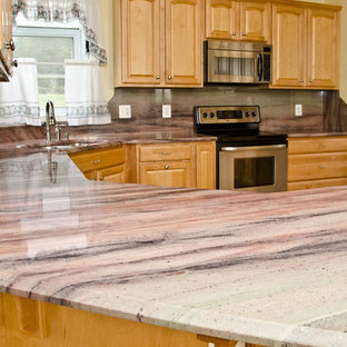 Traditional kitchen ideas - Example of a classic kitchen design in DC Metro