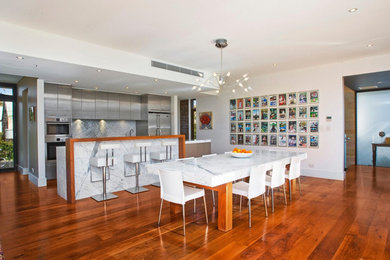 シドニーにあるおしゃれなキッチンの写真