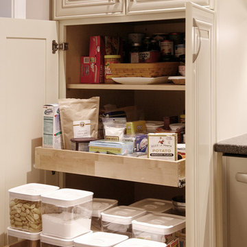 Easy to organize and access pantry