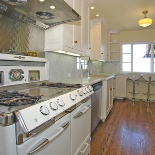 Eclectic kitchen ideas - Inspiration for an eclectic kitchen remodel in Los Angeles