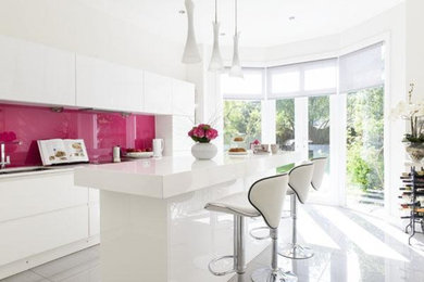 Design ideas for a contemporary kitchen/diner in London.