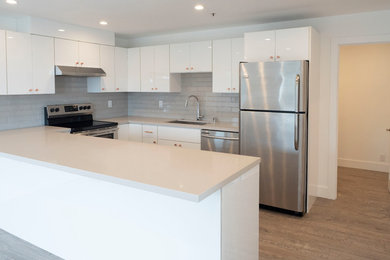 Example of a trendy kitchen design in San Francisco