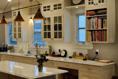 This is an example of a kitchen in Burlington.