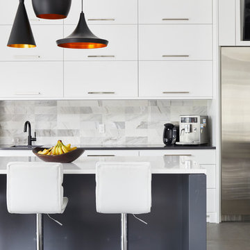 Elegant Luxury Kitchen with Modern Cabinets
