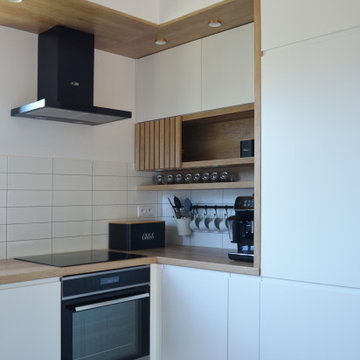 Elegant Modern White Kitchen