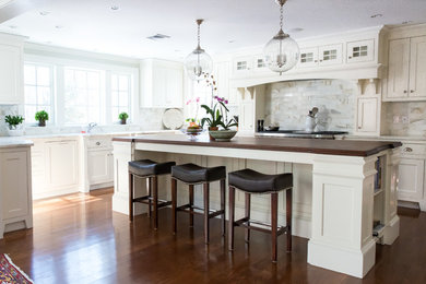 Design ideas for a classic kitchen in Boston.