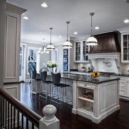 https://www.houzz.com/photos/elegantly-detailed-kitchen-traditional-kitchen-chicago-phvw-vp~506058