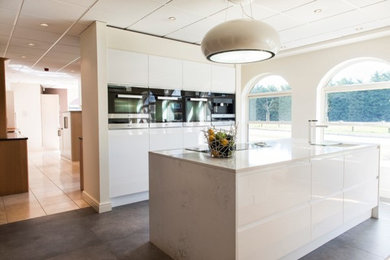 Example of a kitchen design in Berkshire