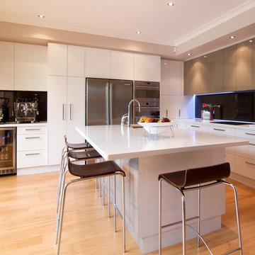 Entertainer Kitchen (Goliath Ave)